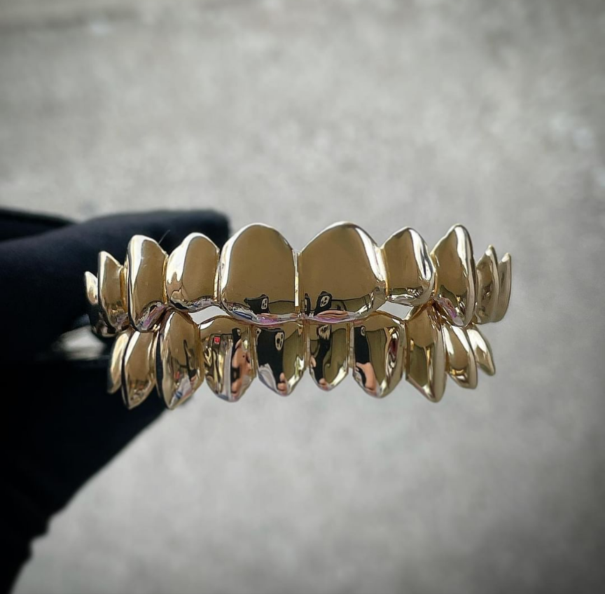 Solid Gold Grill Set With Permanent Cuts