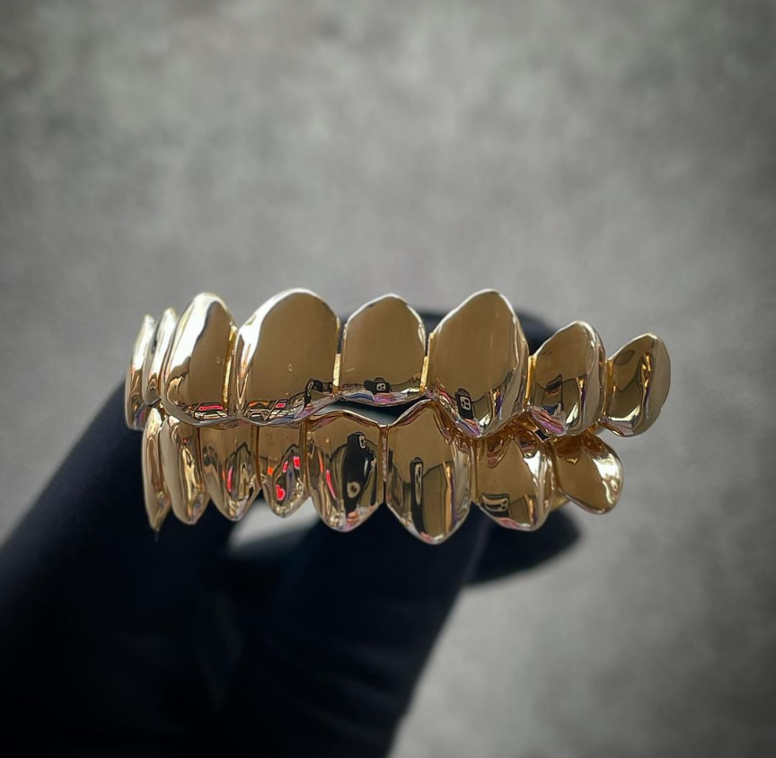 Solid Gold Grill Set With Permanent Cuts